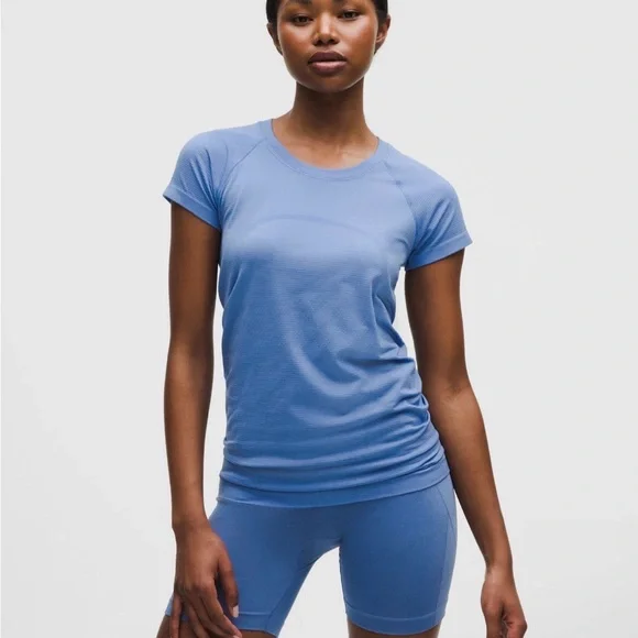 Lululemon Women's Blue swiftly tech shortsleeved Top - Picture 1 of 6